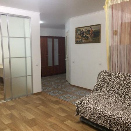 Studio Apartment in Center Poltava Esterno foto