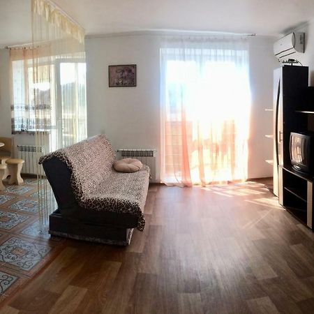 Studio Apartment in Center Poltava Esterno foto