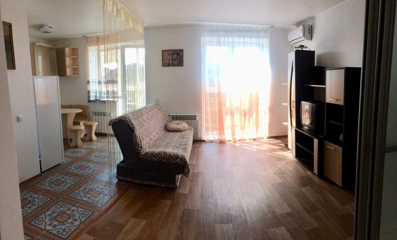 Studio Apartment in Center Poltava Esterno foto