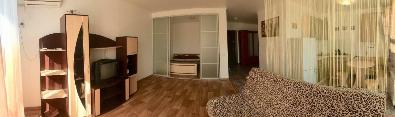 Studio Apartment in Center Poltava Esterno foto